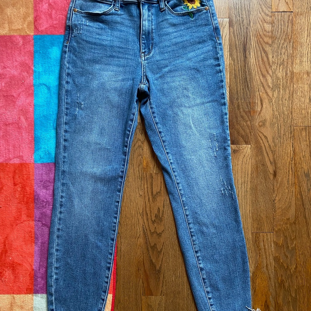 Judy Blue Women's Blue Jeans High Waisted Embroidery Size 27 Relaxed Fit